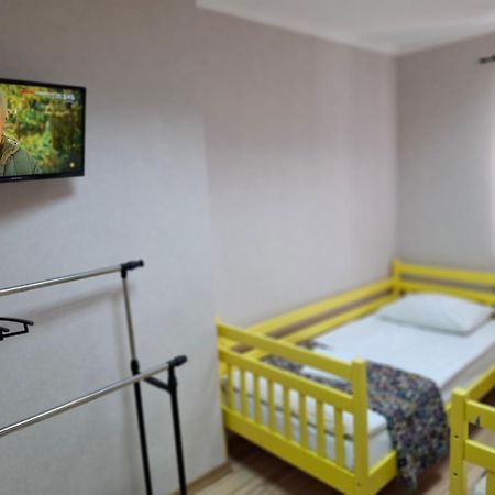 Guest House "Vladimirskaya 42" Kiev Luaran gambar
