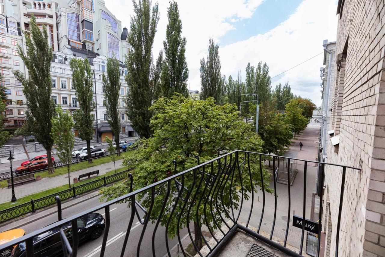 Guest House "Vladimirskaya 42" Kiev Luaran gambar