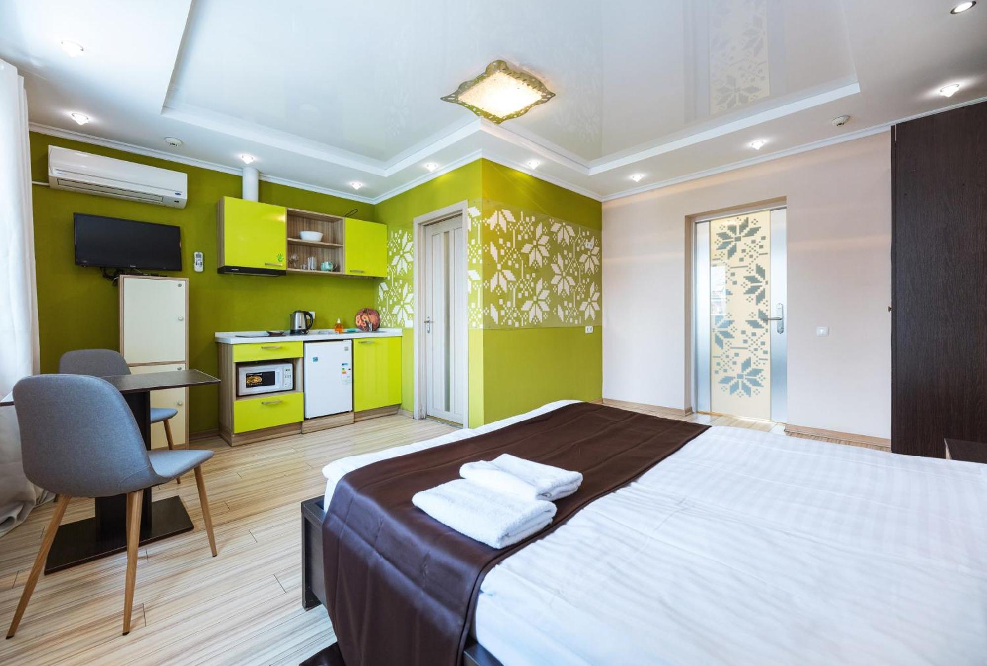 Guest House "Vladimirskaya 42" Kiev Luaran gambar