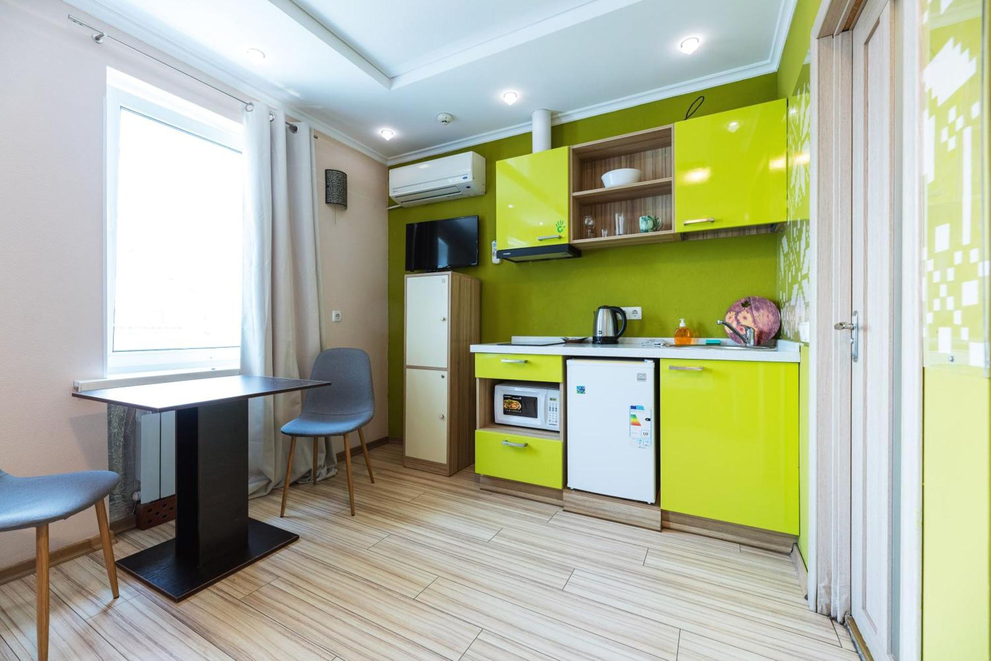 Guest House "Vladimirskaya 42" Kiev Luaran gambar