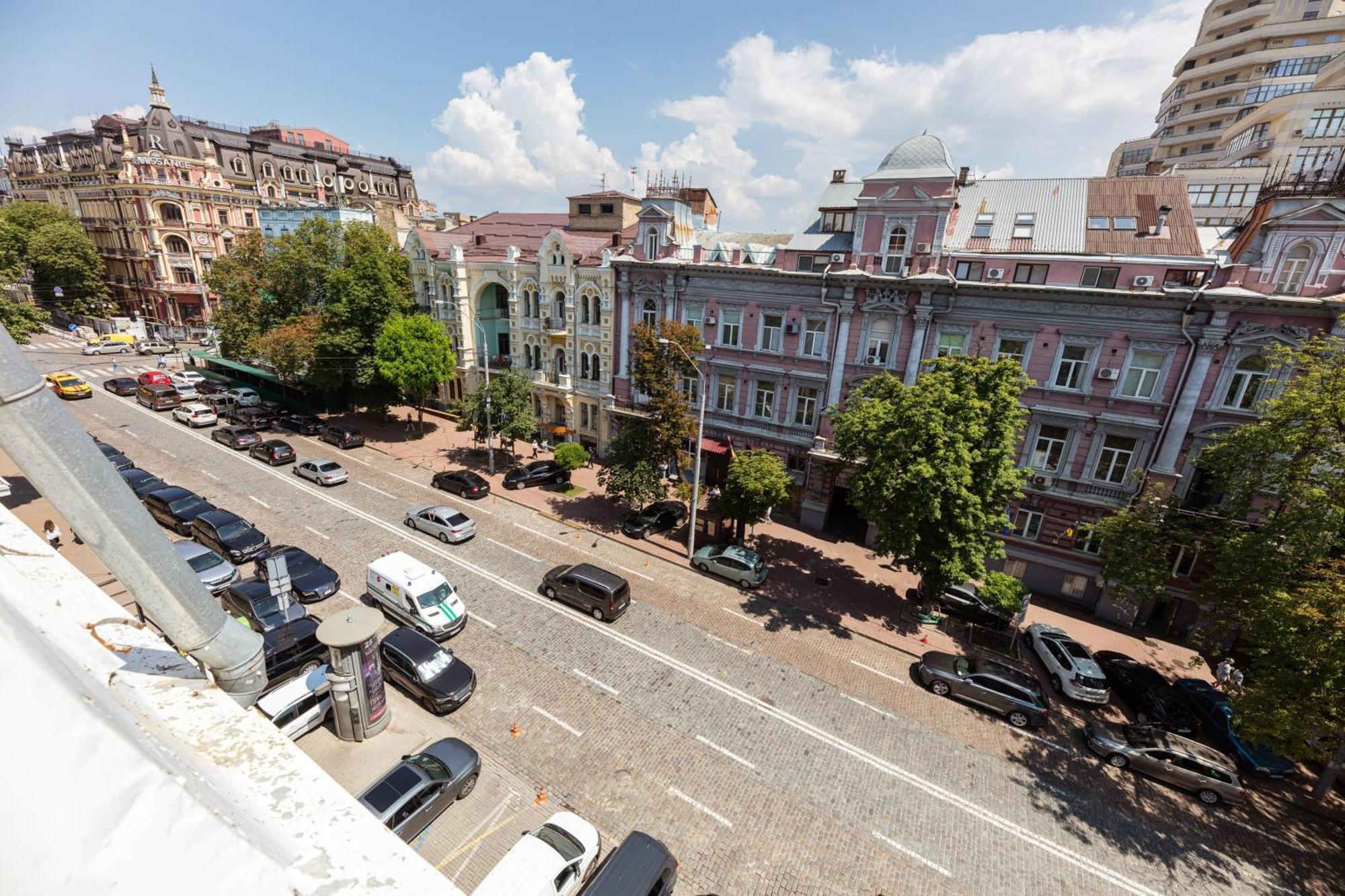 Guest House "Vladimirskaya 42" Kiev Luaran gambar