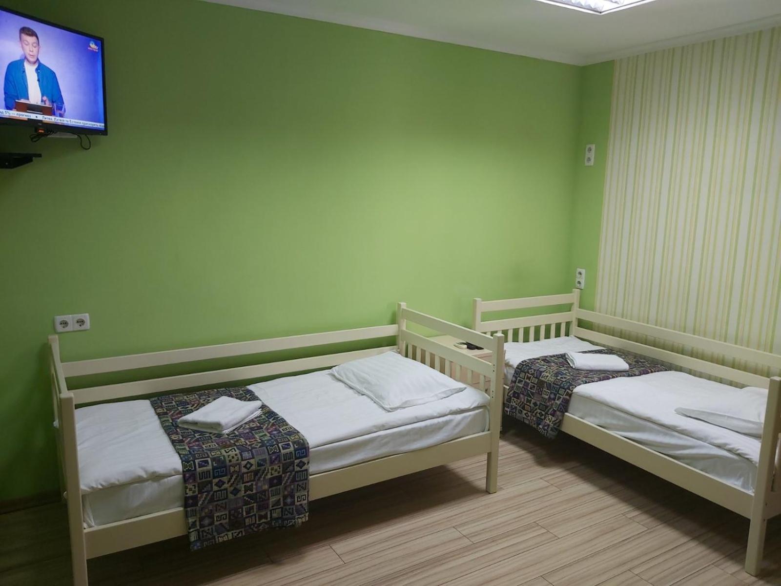 Guest House "Vladimirskaya 42" Kiev Luaran gambar