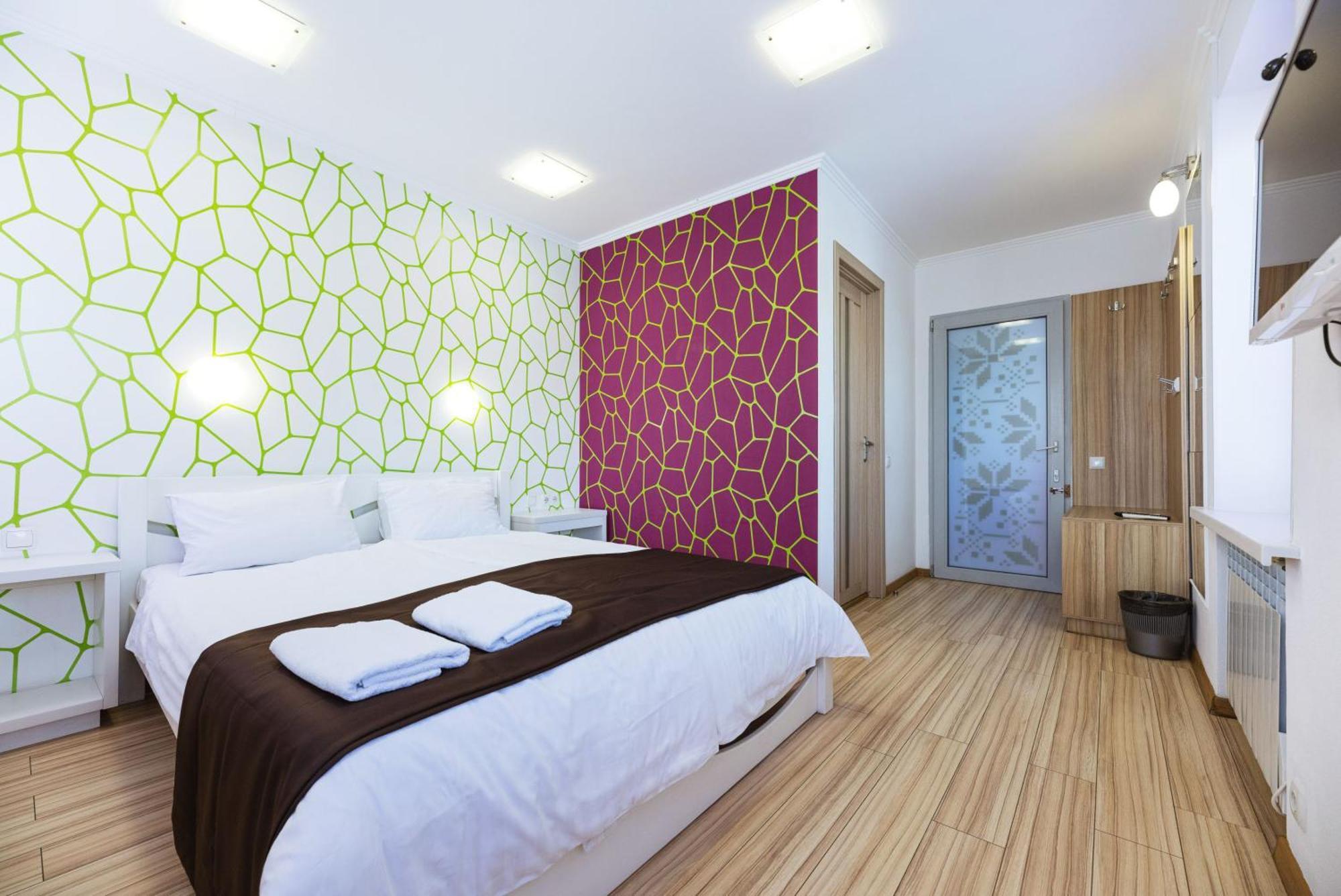 Guest House "Vladimirskaya 42" Kiev Luaran gambar
