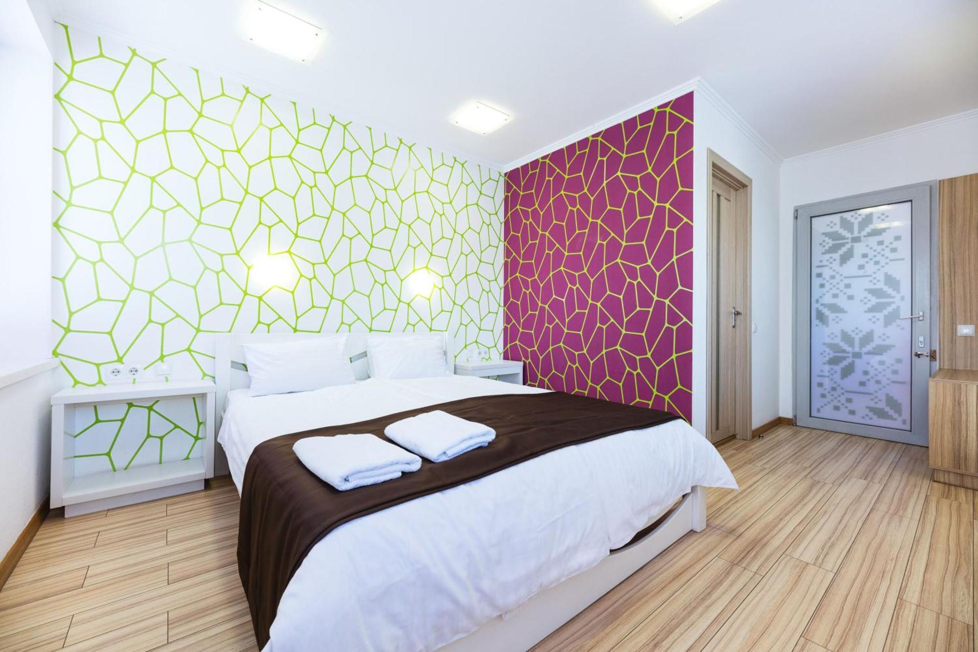 Guest House "Vladimirskaya 42" Kiev Luaran gambar