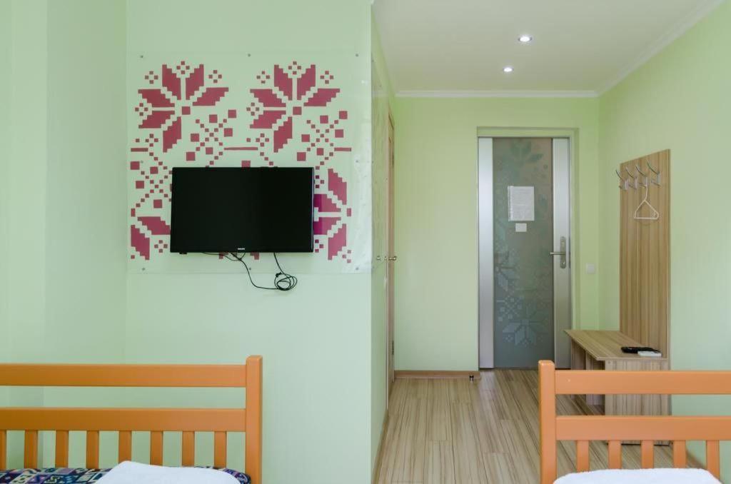 Guest House "Vladimirskaya 42" Kiev Luaran gambar