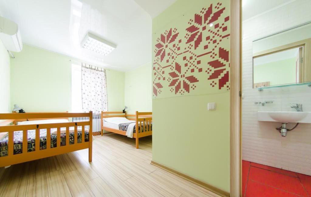 Guest House "Vladimirskaya 42" Kiev Luaran gambar