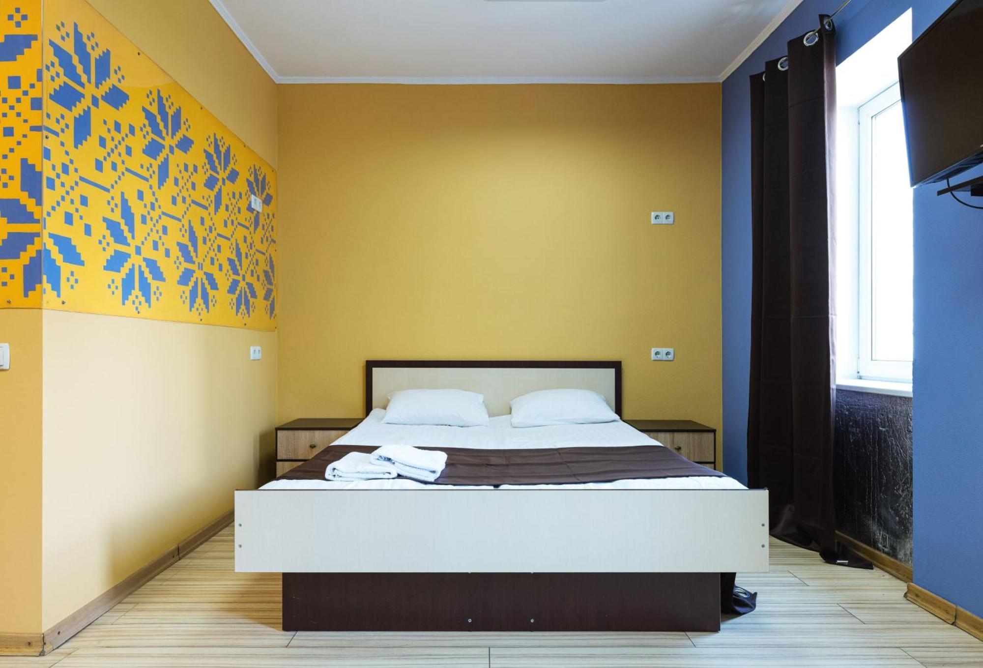 Guest House "Vladimirskaya 42" Kiev Luaran gambar