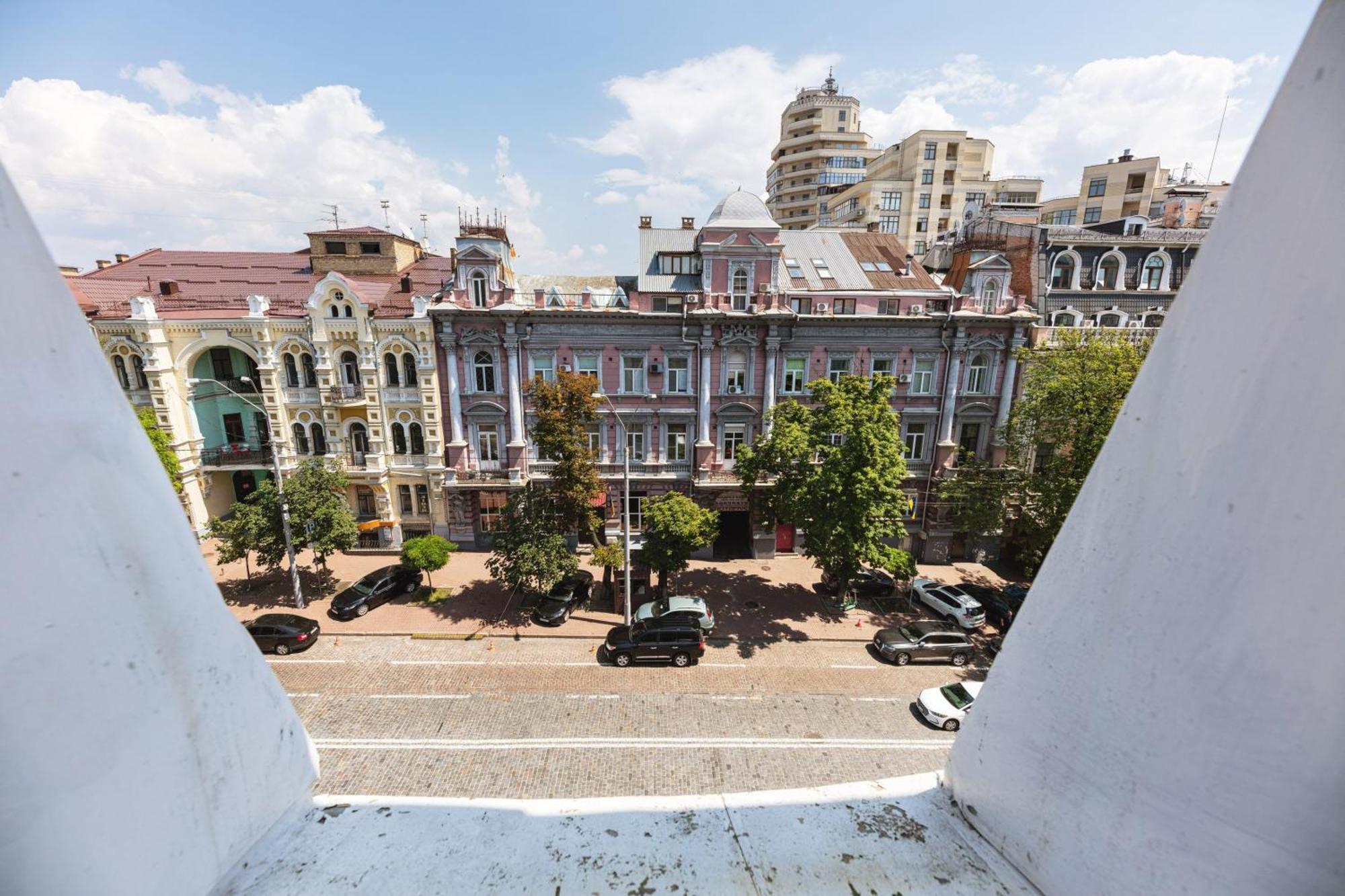 Guest House "Vladimirskaya 42" Kiev Luaran gambar