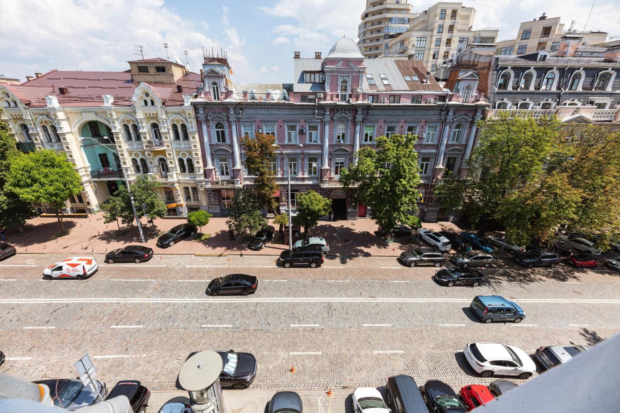 Guest House "Vladimirskaya 42" Kiev Luaran gambar