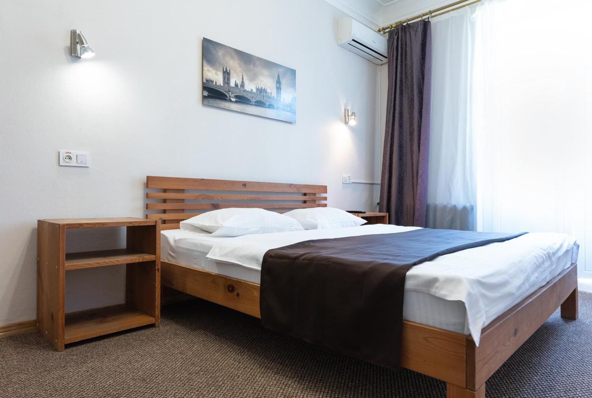 Guest House "Vladimirskaya 42" Kiev Luaran gambar