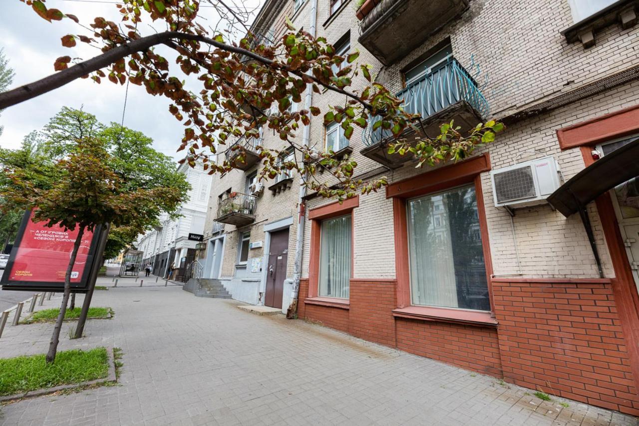 Guest House "Vladimirskaya 42" Kiev Luaran gambar