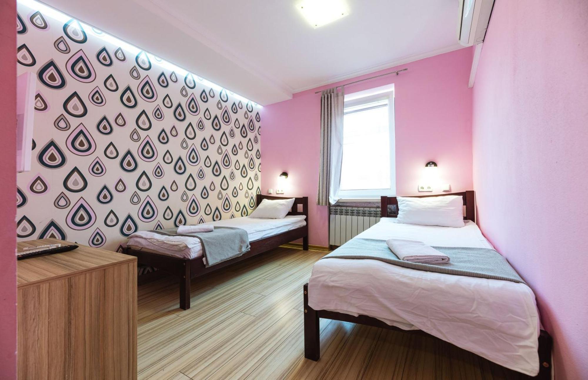 Guest House "Vladimirskaya 42" Kiev Luaran gambar