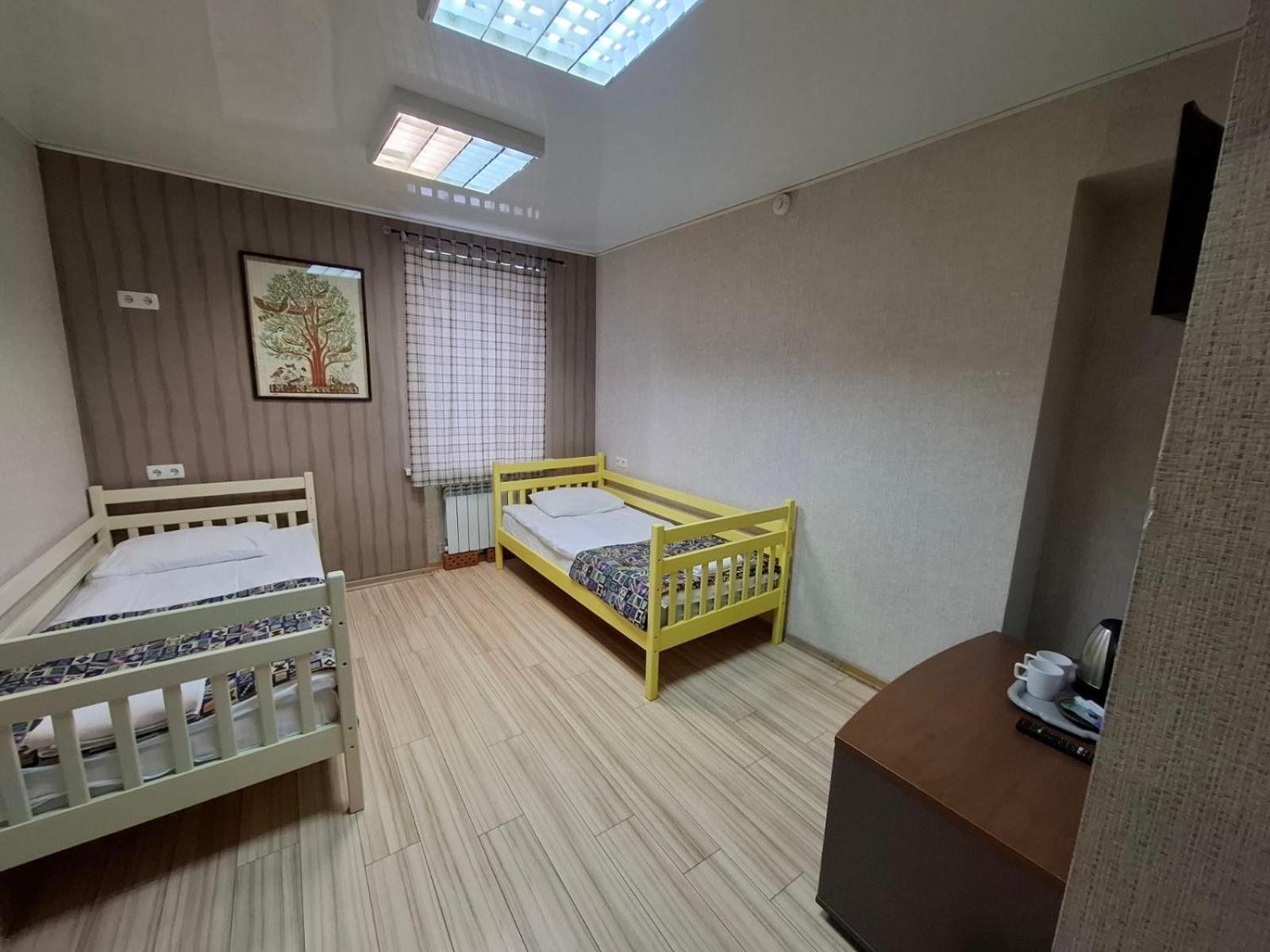 Guest House "Vladimirskaya 42" Kiev Luaran gambar