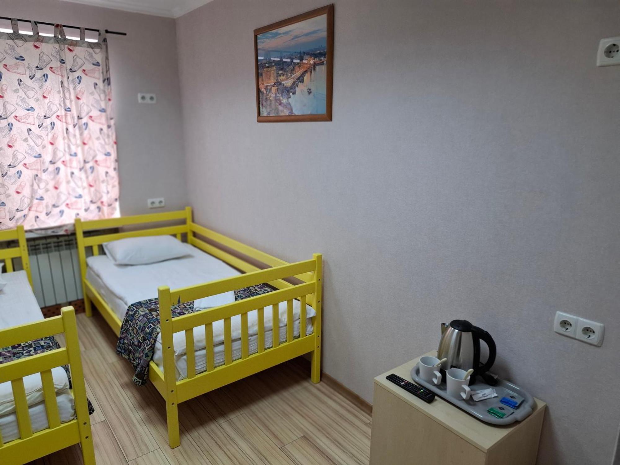 Guest House "Vladimirskaya 42" Kiev Luaran gambar