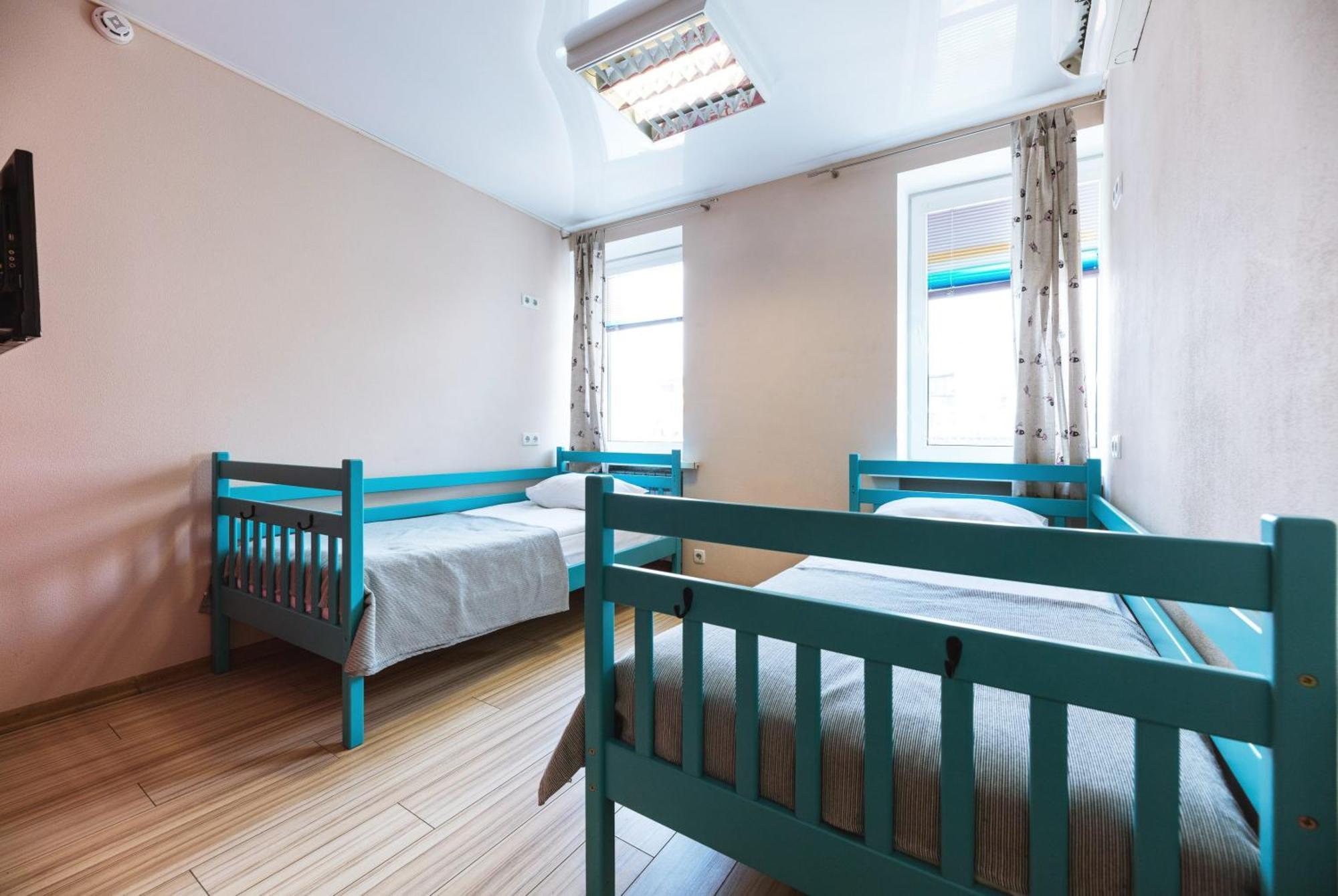 Guest House "Vladimirskaya 42" Kiev Luaran gambar