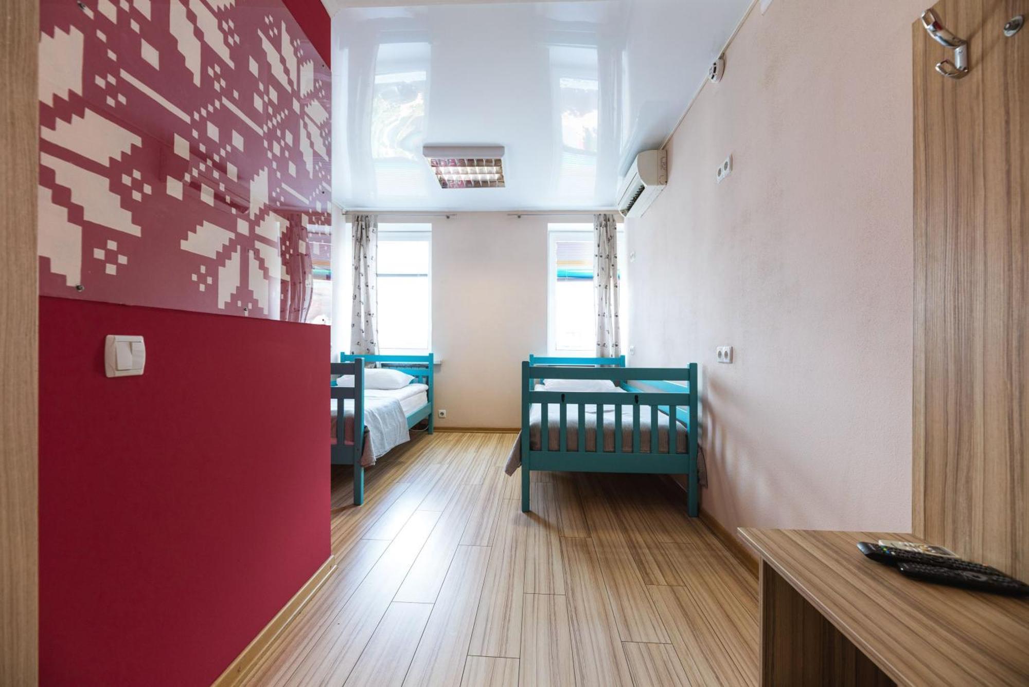 Guest House "Vladimirskaya 42" Kiev Luaran gambar